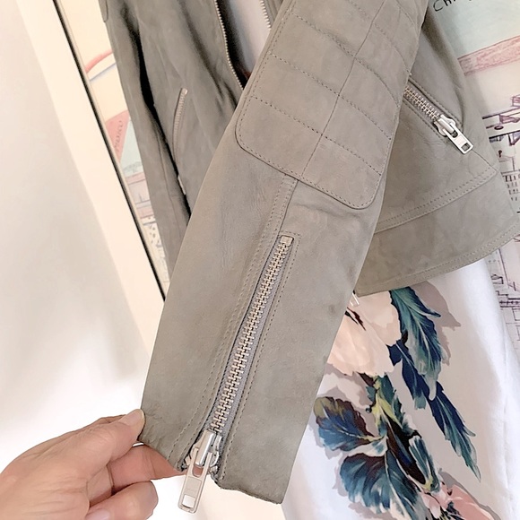 Grey leather moto jkt with silver zippers, super soft, great neutral size S - Picture 4 of 11